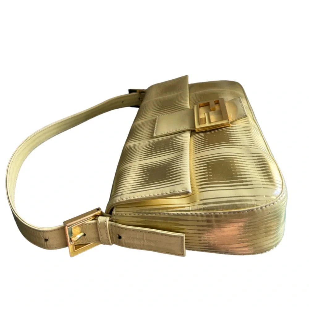 Auth RARE Fendi Metallic Gold Baguette LIMITED EDITION vintage Shoulder Bag - Picture 9 of 10